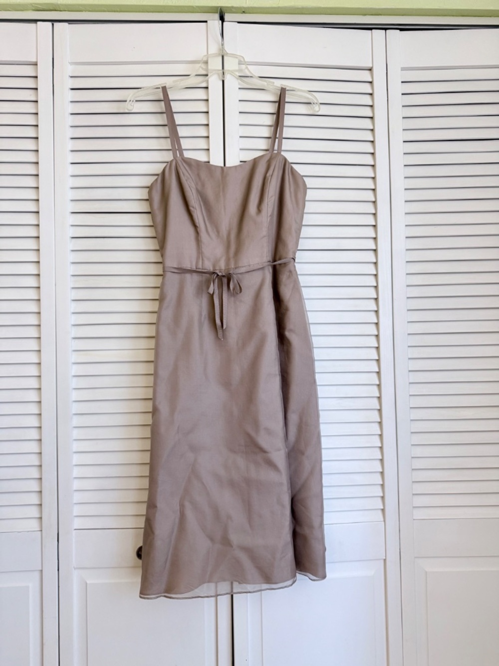 Nicole Miller • 100% Silk Organza & Satin Dress • Taupe • Size 4 • USA Made